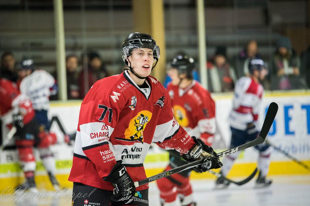 Chamonix  2 - 3 Angers 