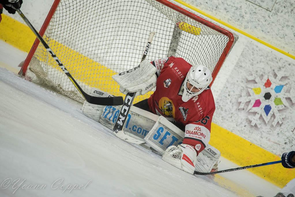 Chamonix  2 - 3 Angers 