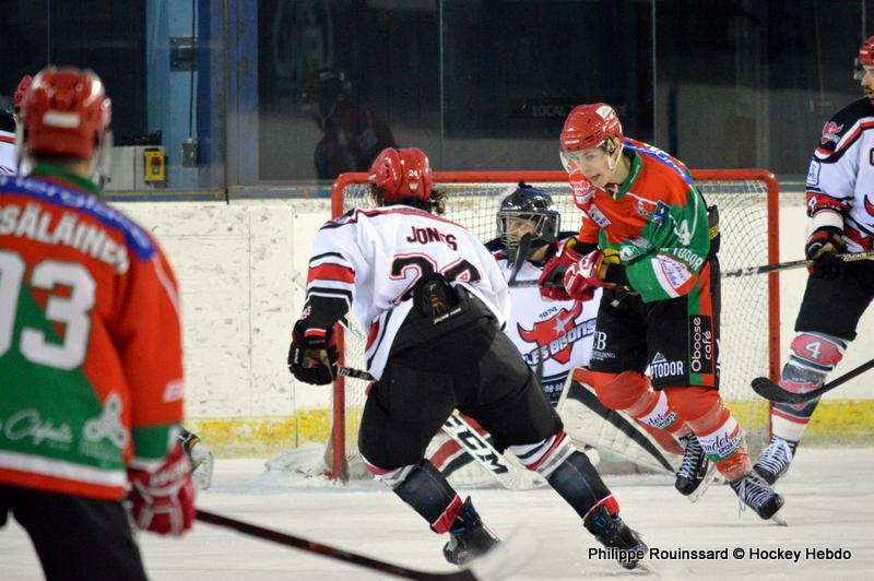 Mont-Blanc 3 - 4 Neuilly/Marne