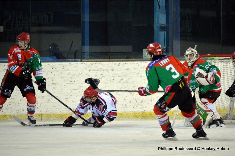 Mont-Blanc 3 - 4 Neuilly/Marne