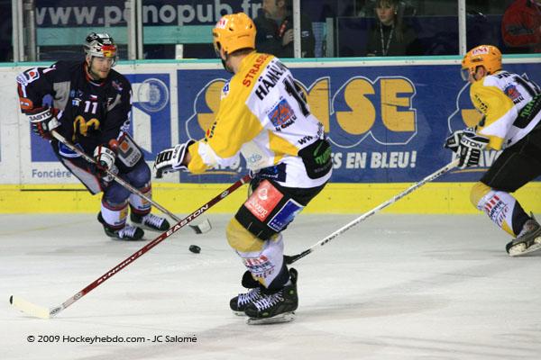 Grenoble  5 - 1 Strasbourg 