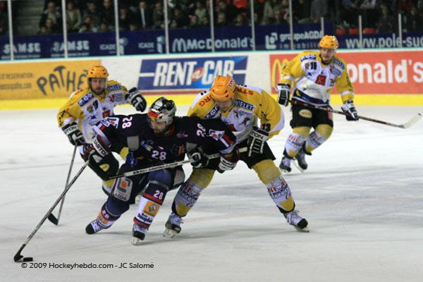 Grenoble  5 - 1 Strasbourg 