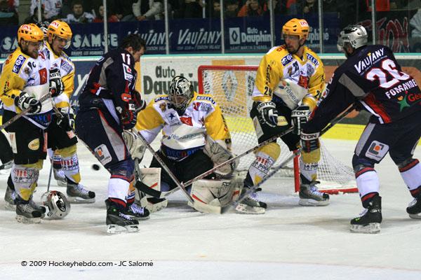Grenoble  5 - 1 Strasbourg 