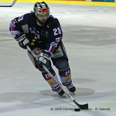 Grenoble  5 - 1 Strasbourg 