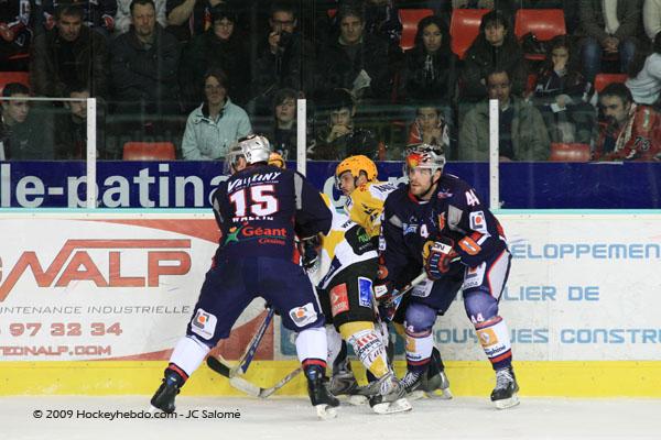 Grenoble  5 - 1 Strasbourg 