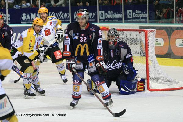 Grenoble  5 - 1 Strasbourg 
