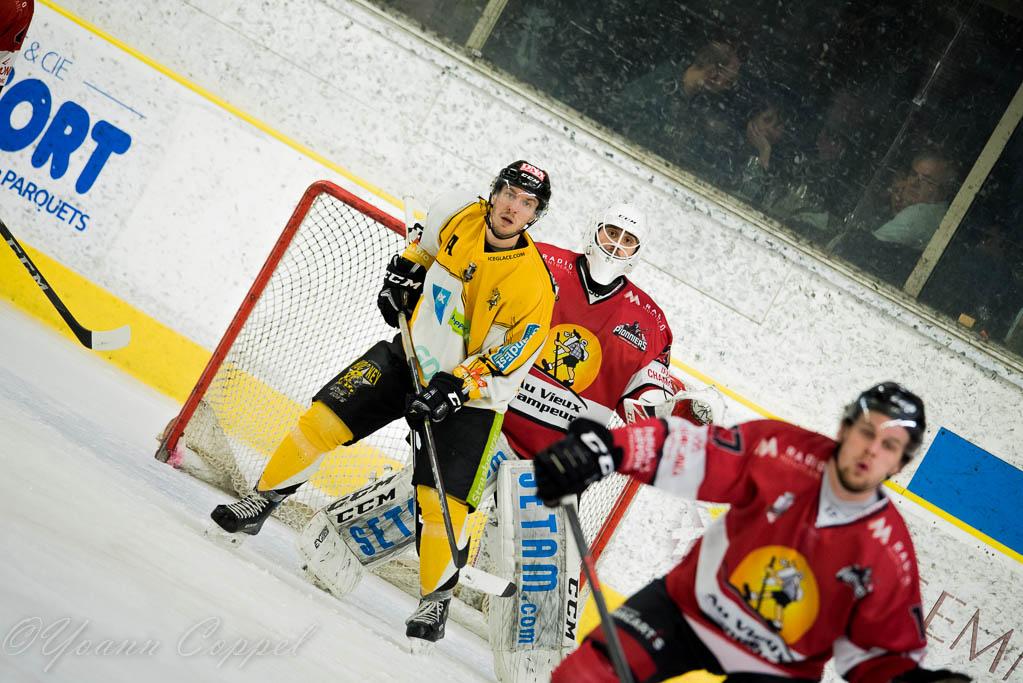 Chamonix  0 - 2 Strasbourg 