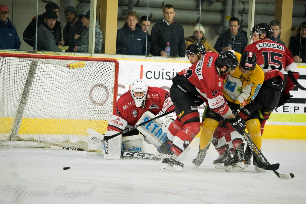 Chamonix  0 - 2 Strasbourg 