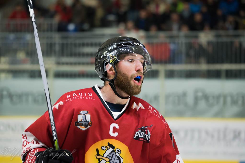 Chamonix  0 - 2 Strasbourg 