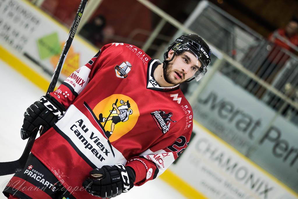 Chamonix  0 - 2 Strasbourg 
