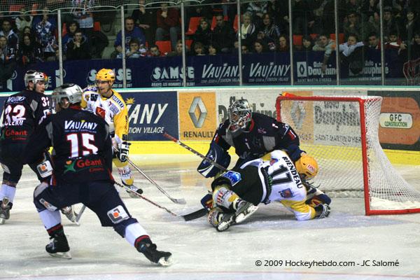 Grenoble  3 - 2 Strasbourg 