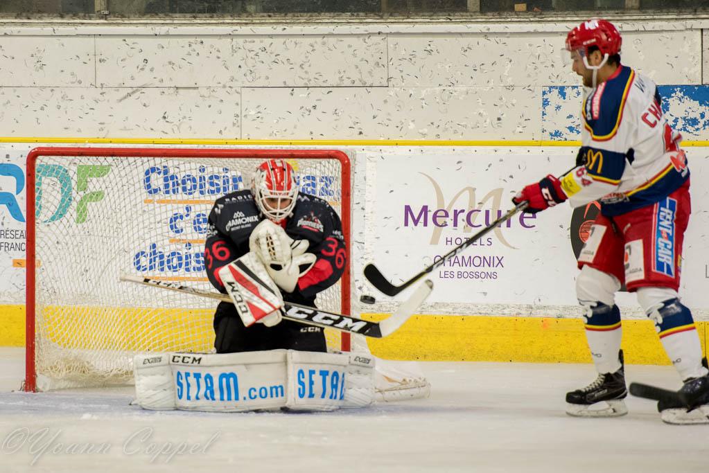Chamonix  3 - 6 Grenoble 