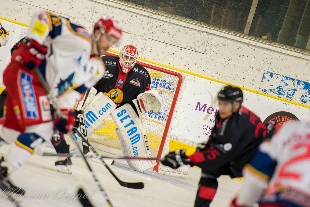 Chamonix  3 - 6 Grenoble 