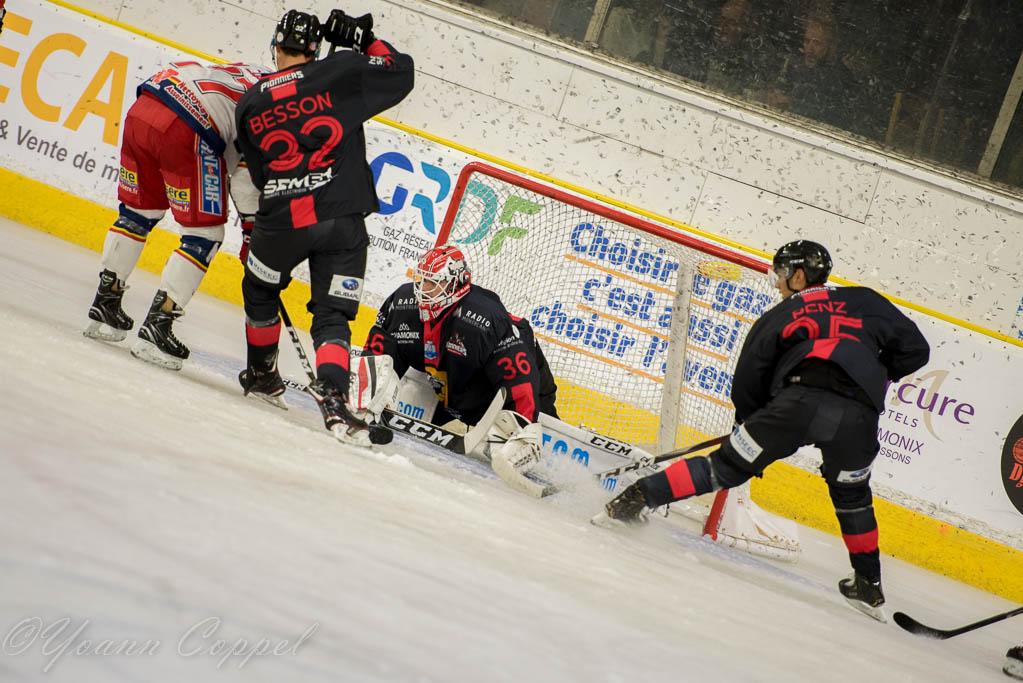 Chamonix  3 - 6 Grenoble 