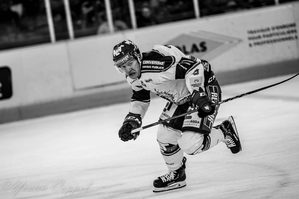 Chamonix  3 - 6 Grenoble 