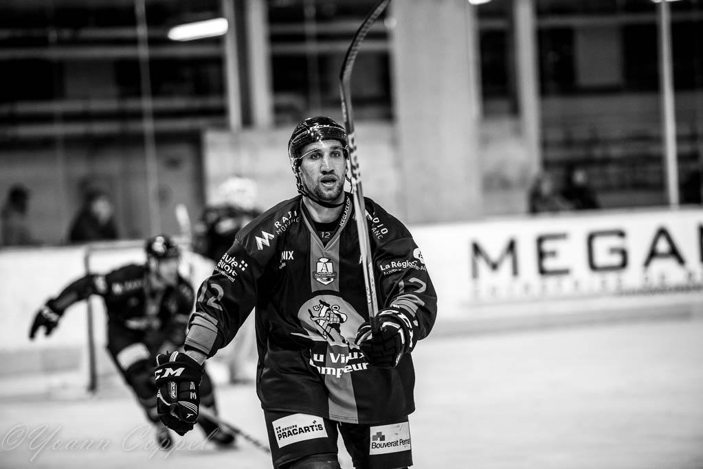 Chamonix  3 - 6 Grenoble 
