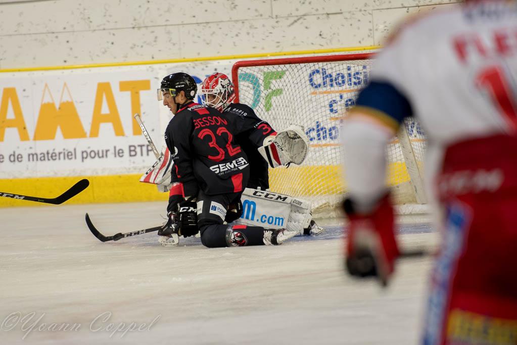 Chamonix  3 - 6 Grenoble 