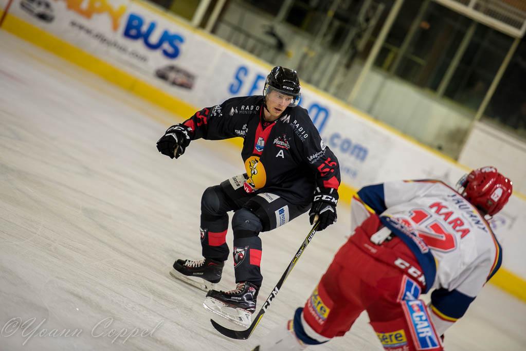 Chamonix  3 - 6 Grenoble 