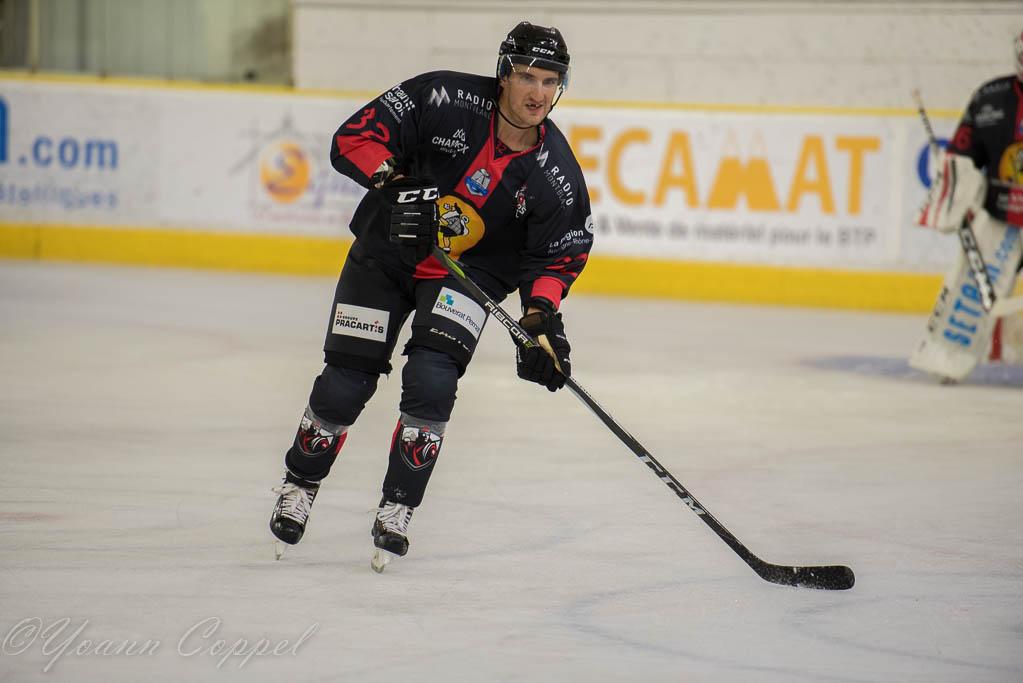Chamonix  3 - 6 Grenoble 
