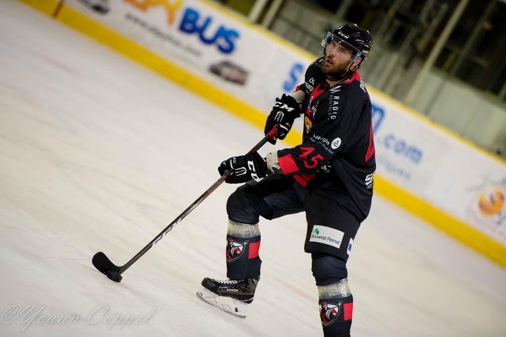 Chamonix  3 - 6 Grenoble 