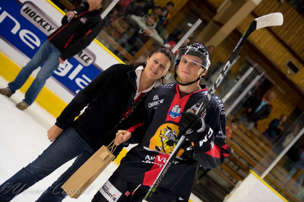 Chamonix  3 - 6 Grenoble 