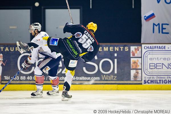 Strasbourg  2 - 6 Grenoble 