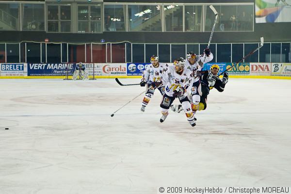 Strasbourg  2 - 6 Grenoble 