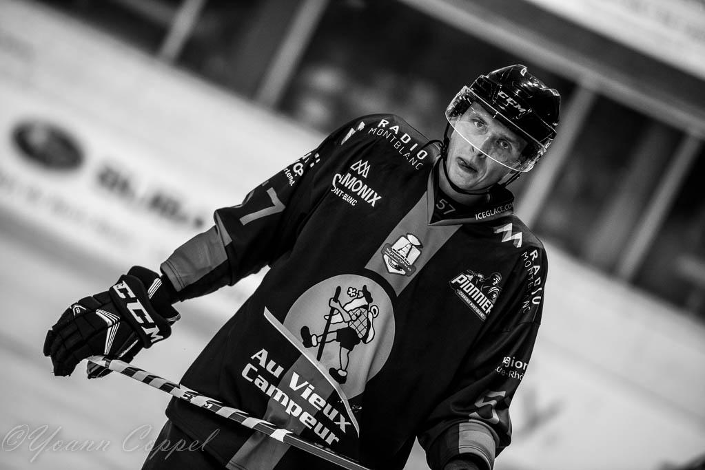 Chamonix  5 - 1 Gap 
