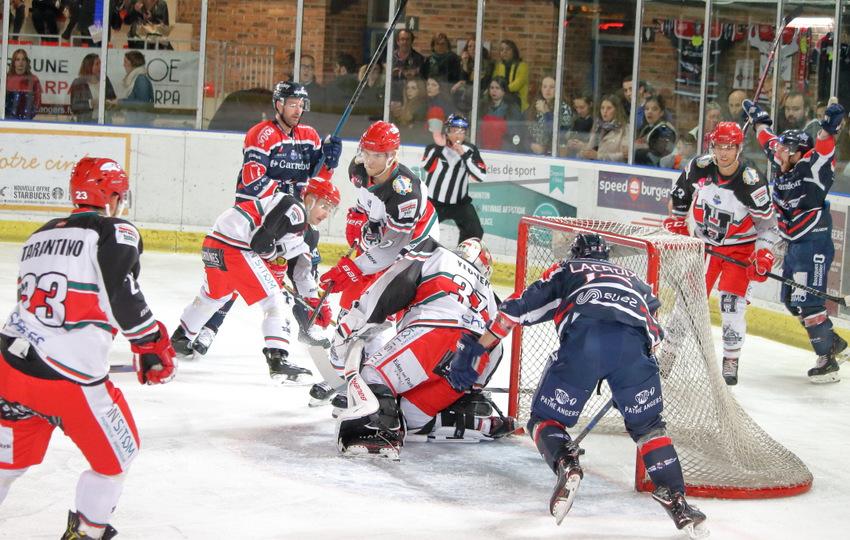 Angers  4 - 0 Anglet