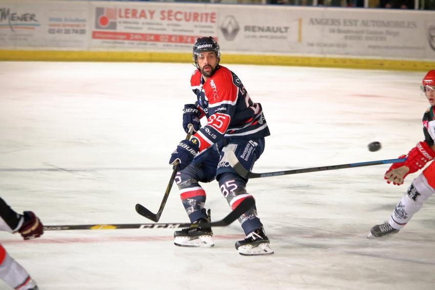 Angers  4 - 0 Anglet