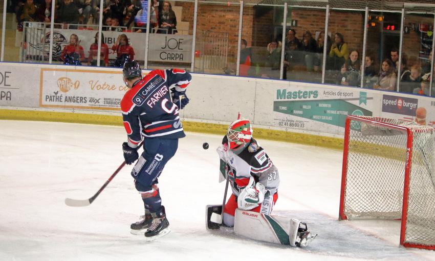 Angers  4 - 0 Anglet