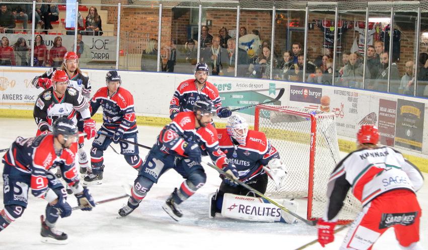 Angers  4 - 0 Anglet