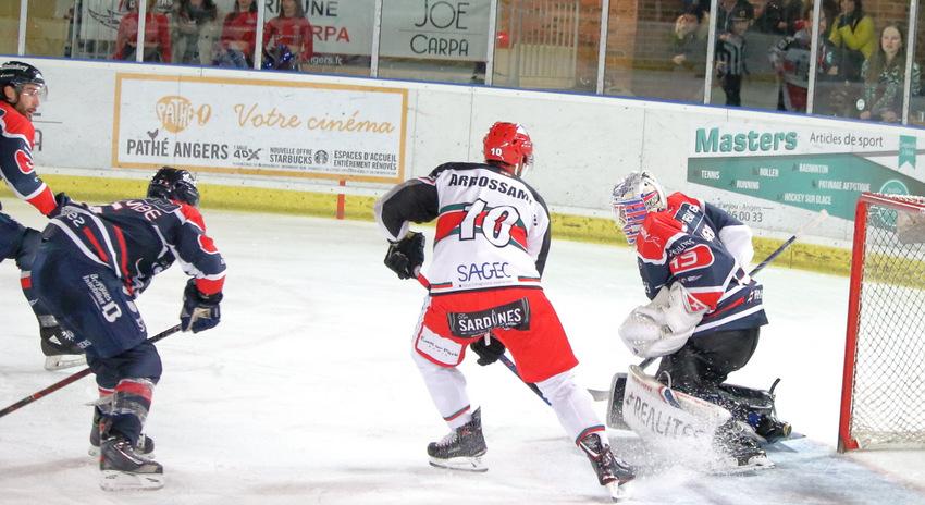 Angers  4 - 0 Anglet