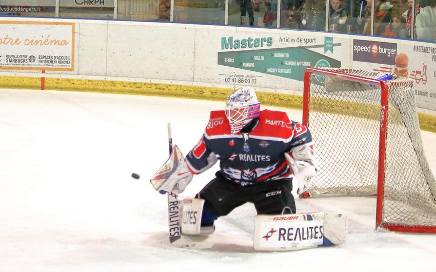 Angers  4 - 0 Anglet