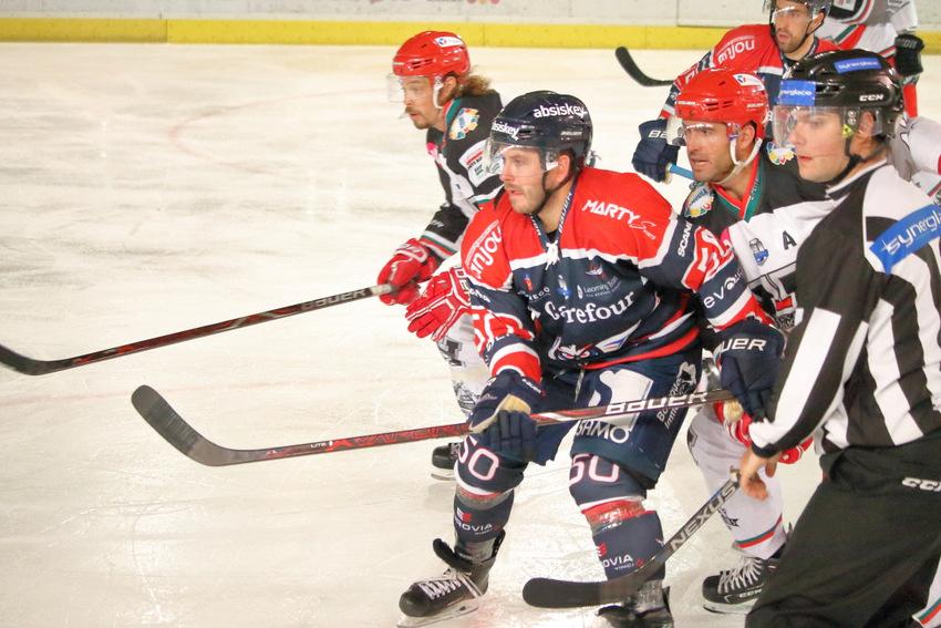 Angers  4 - 0 Anglet