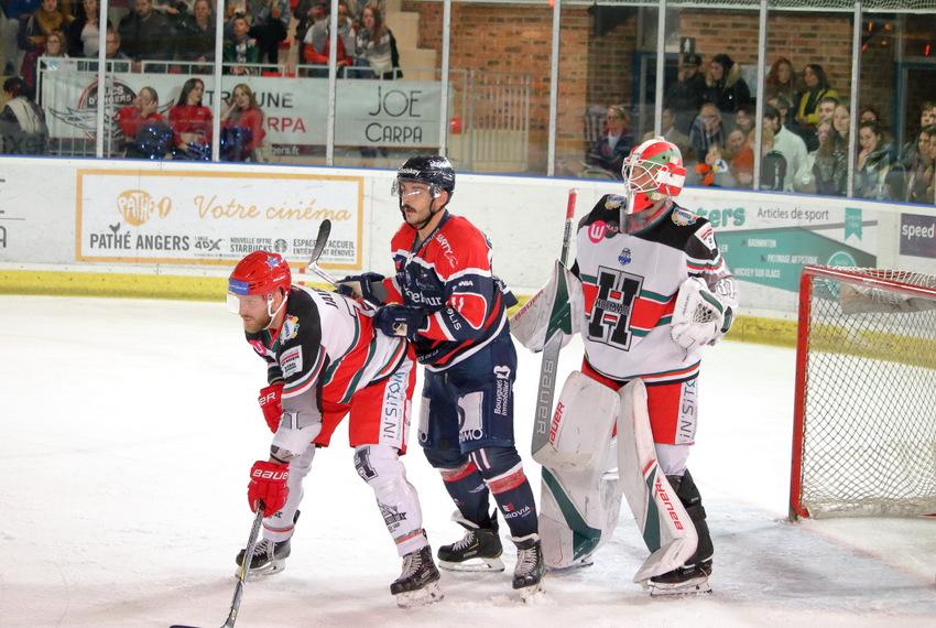 Angers  4 - 0 Anglet