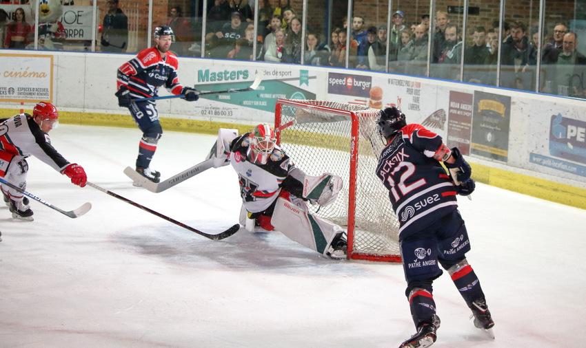 Angers  4 - 0 Anglet