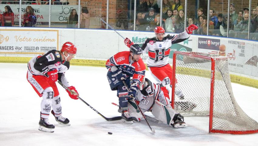 Angers  4 - 0 Anglet