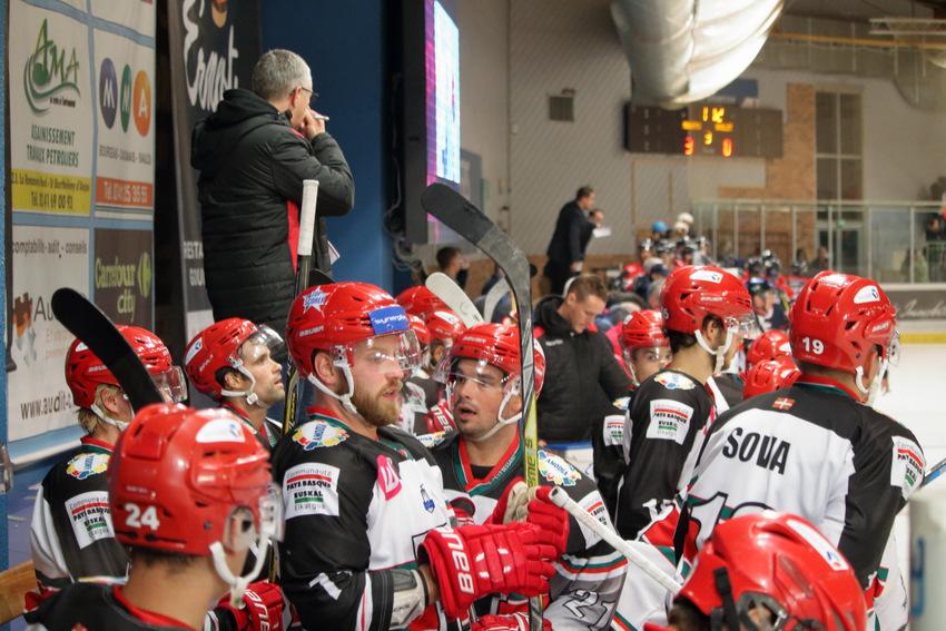 Angers  4 - 0 Anglet