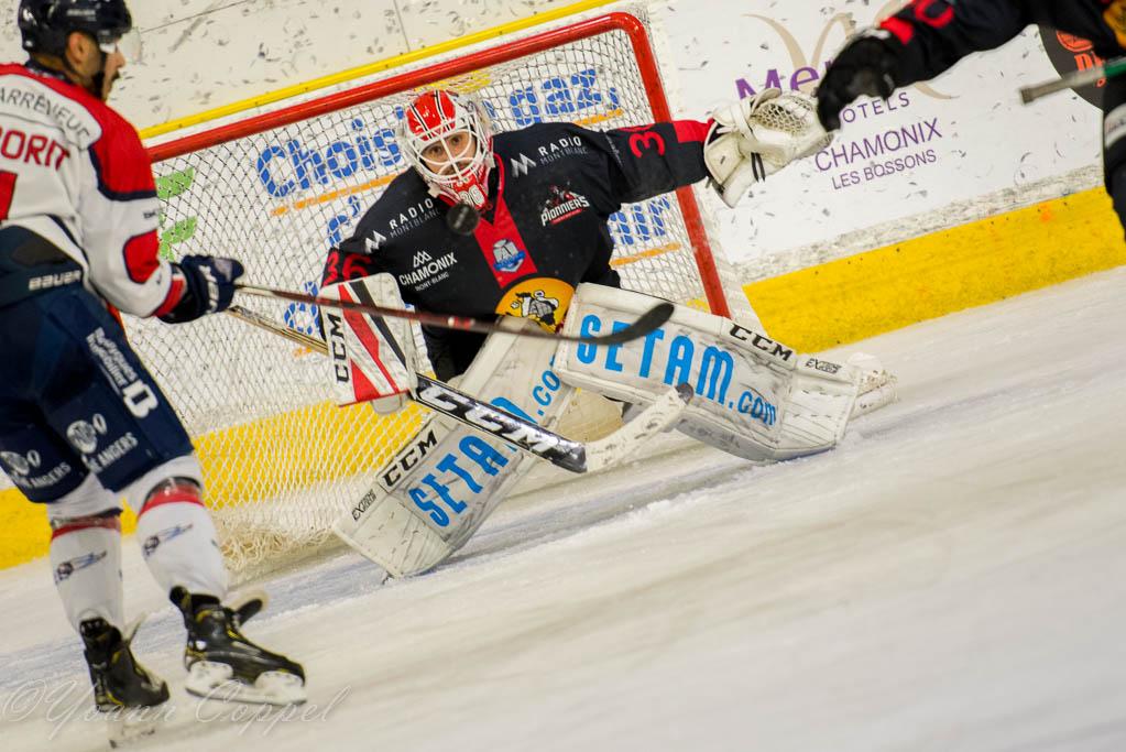 Chamonix  6 - 3 Angers 