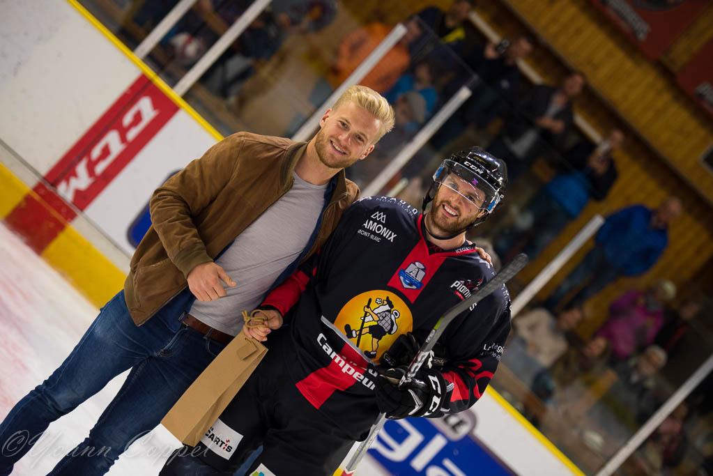 Chamonix  6 - 3 Angers 