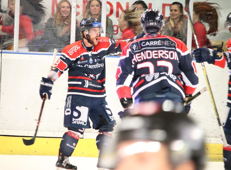 Angers  5 - 2 Strasbourg 