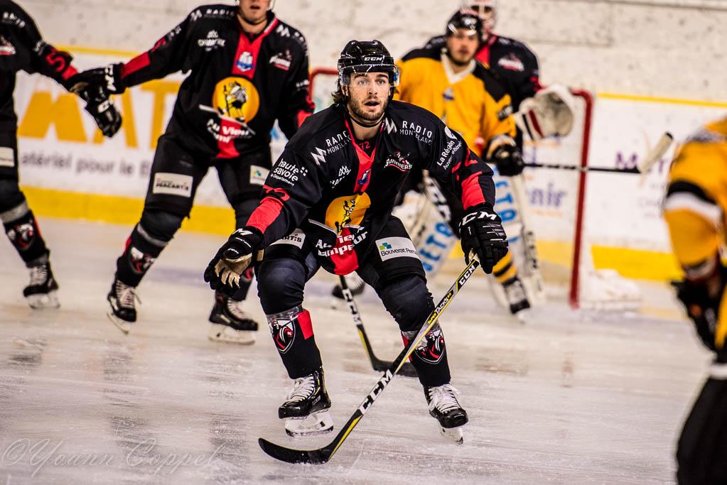 Chamonix  4 - 0 Strasbourg 