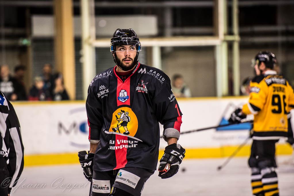 Chamonix  4 - 0 Strasbourg 
