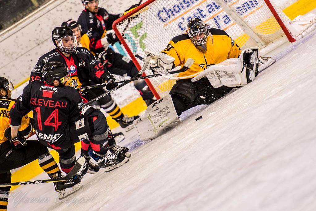Chamonix  4 - 0 Strasbourg 