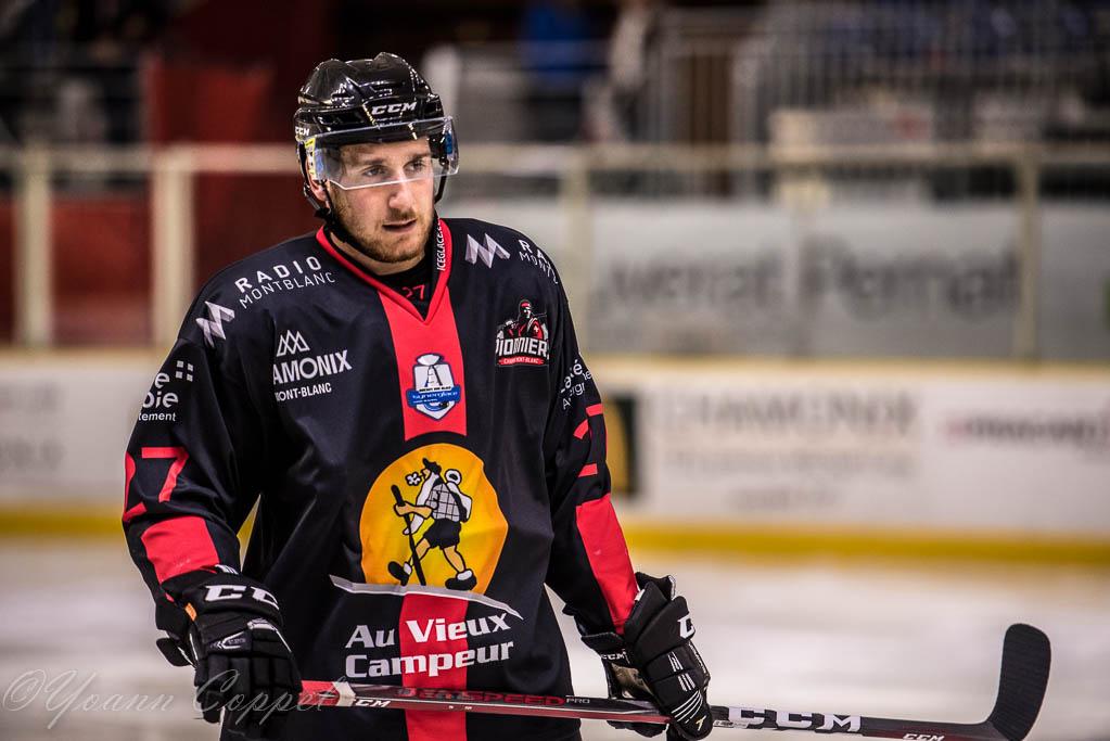 Chamonix  4 - 0 Strasbourg 