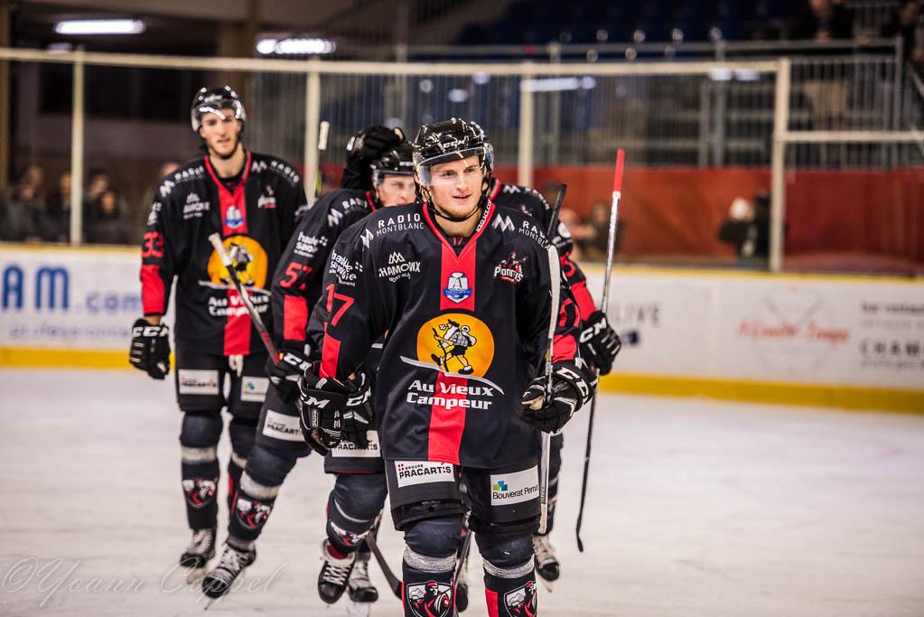 Chamonix  4 - 0 Strasbourg 