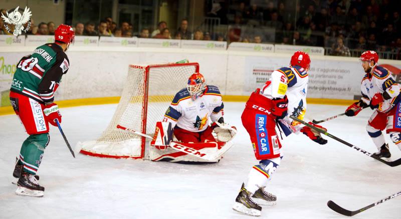 Anglet 2 - 7 Grenoble 