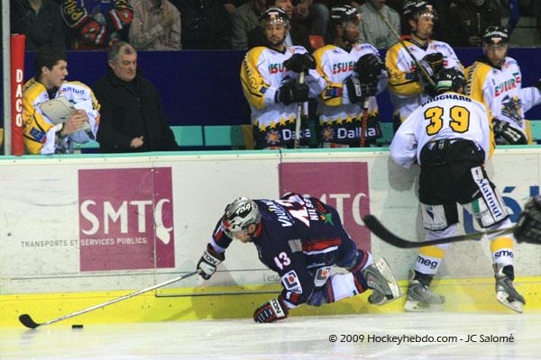 Grenoble  2 - 1 Rouen