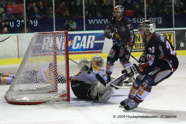 Grenoble  2 - 1 Rouen